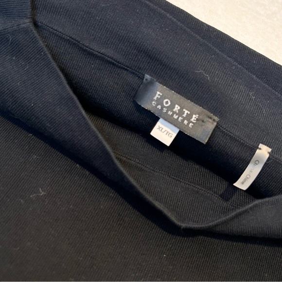 Cashmere Black and White Striped NWOT - Picture 3 of 5